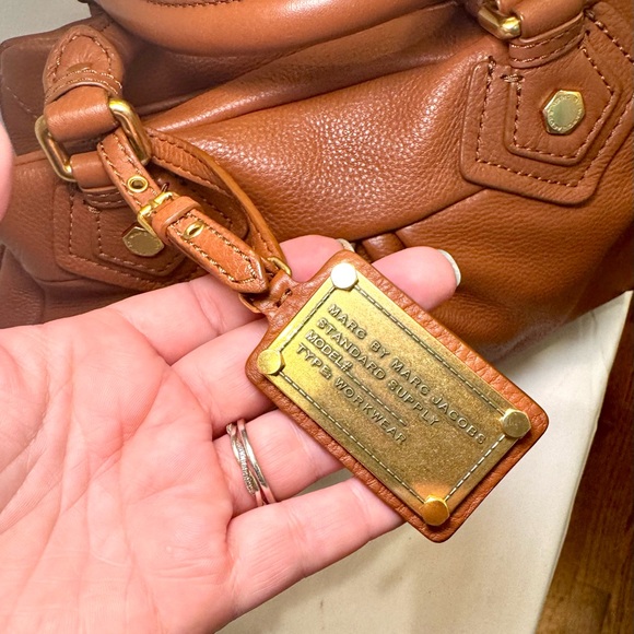 🐻Marc Jacobs Brown Leather Hobo Top Handle Bag🐻 - Picture 3 of 15